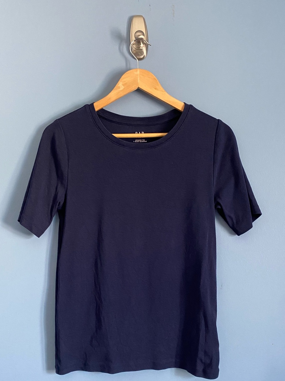 GAP Modern t-shirt - Classic Blue Crew Neck